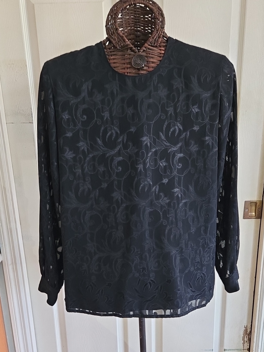 TanJay Women's Black Long Sleeve Floral Jacquard Shirt-size 12